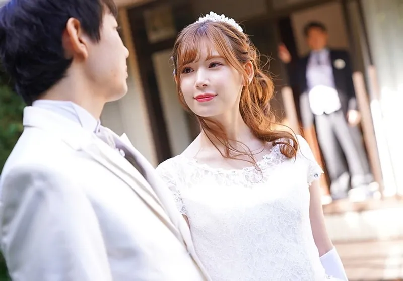 Bố chồng nện vợ sắp cưới của con trai ngay sau lễ cưới của con trai