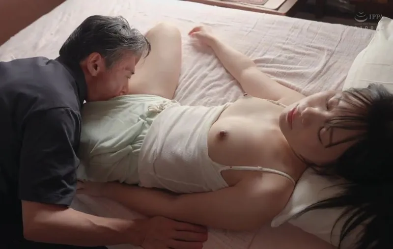 Bố già tích cực vét máng đứa búp bê lâu ngày về quê giờ đã trưởng thành